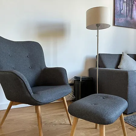 R&m I , Stadtvilla Mit Grossen Balkon, Parkplatz Und Blick Ins Grune Wilhelmshaven