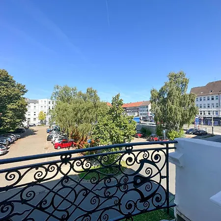 Apartment R&m I , Stadtvilla Mit Grossen Balkon, Parkplatz Und Blick Ins Grune